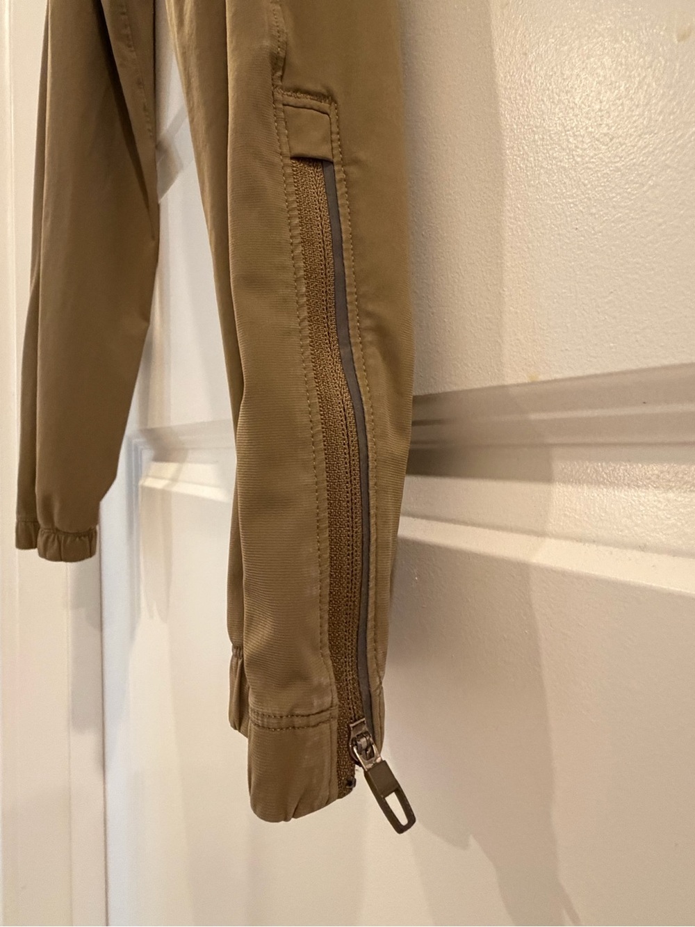 lululemon athletica Surge Jogger Olive Brown Performance Joggers - Picture 4 of 4